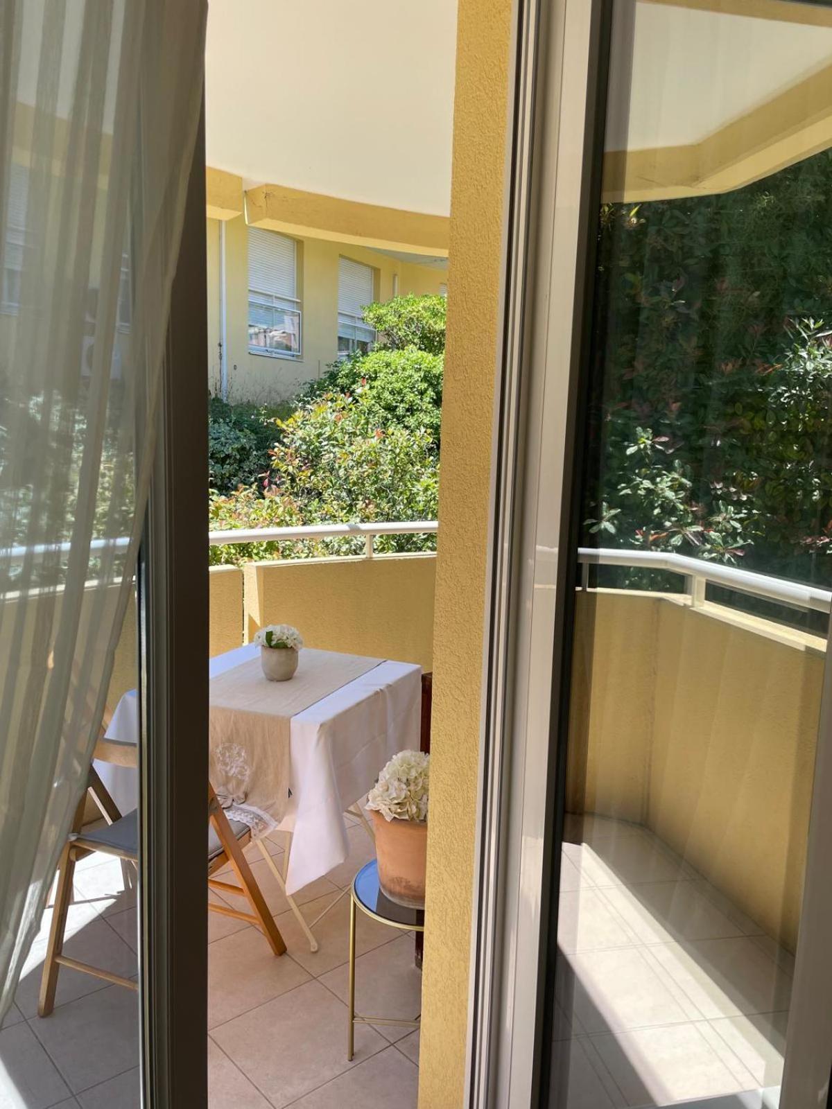 Grace & Breakfast Bed & Breakfast Beausoleil Exterior photo
