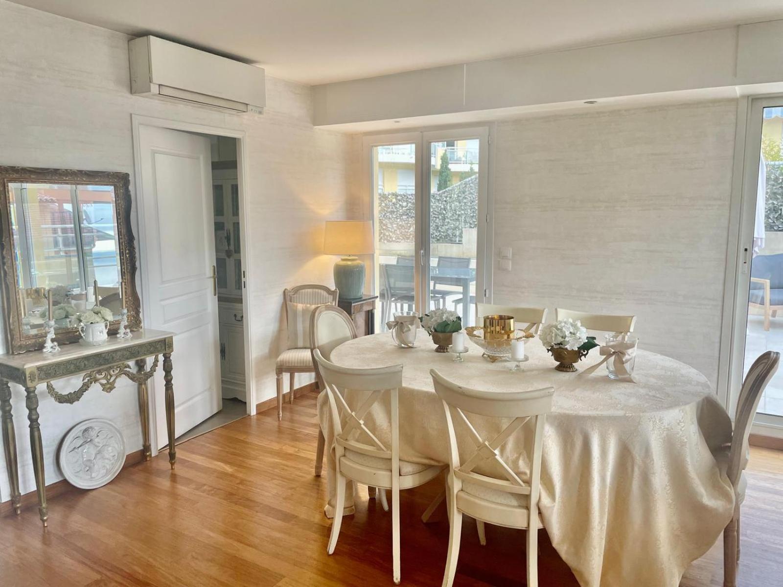 Grace & Breakfast Bed & Breakfast Beausoleil Exterior photo
