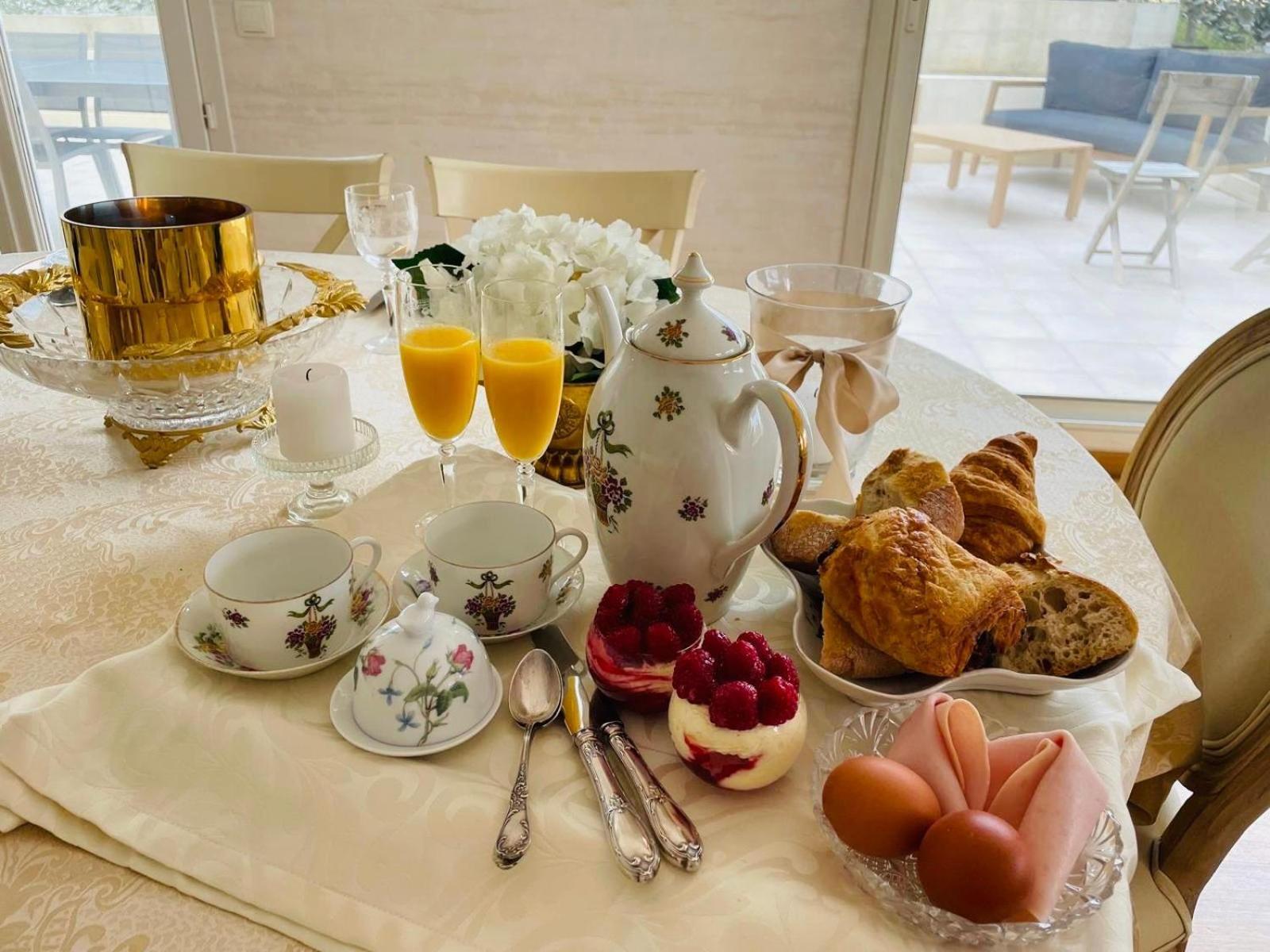 Grace & Breakfast Bed & Breakfast Beausoleil Exterior photo