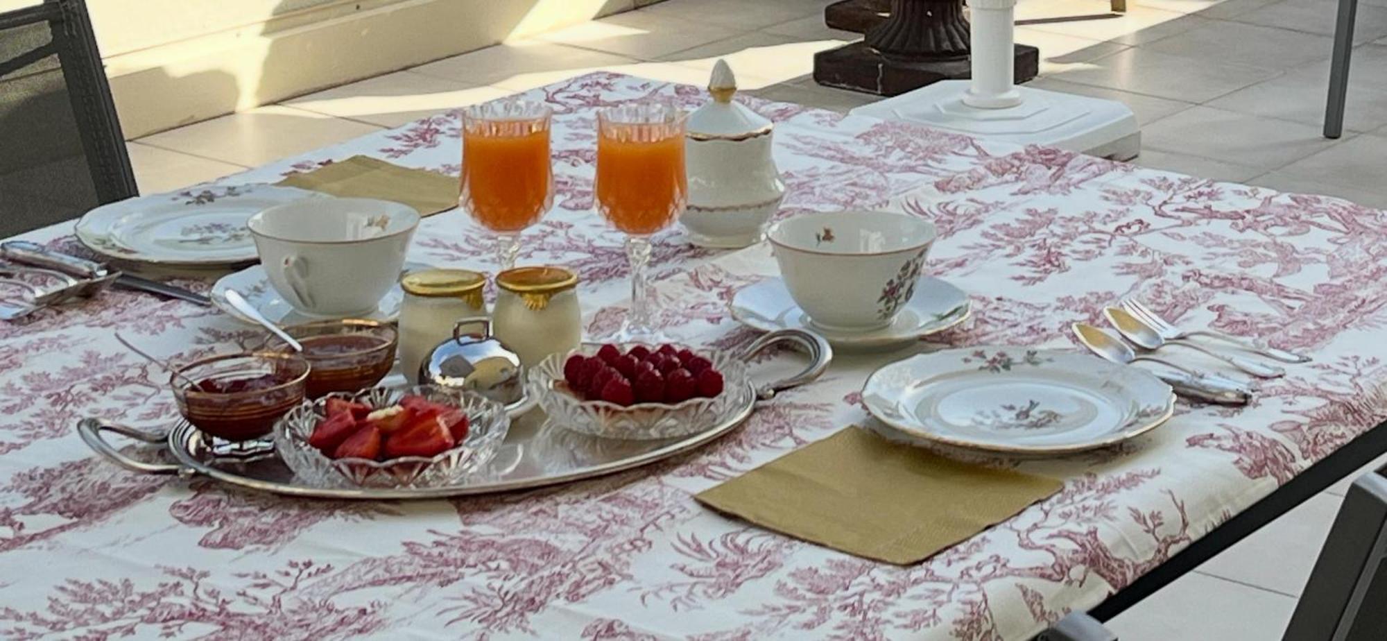 Grace & Breakfast Bed & Breakfast Beausoleil Exterior photo